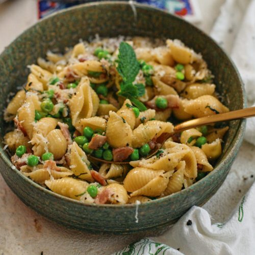 pasta with bacon, peas and mint